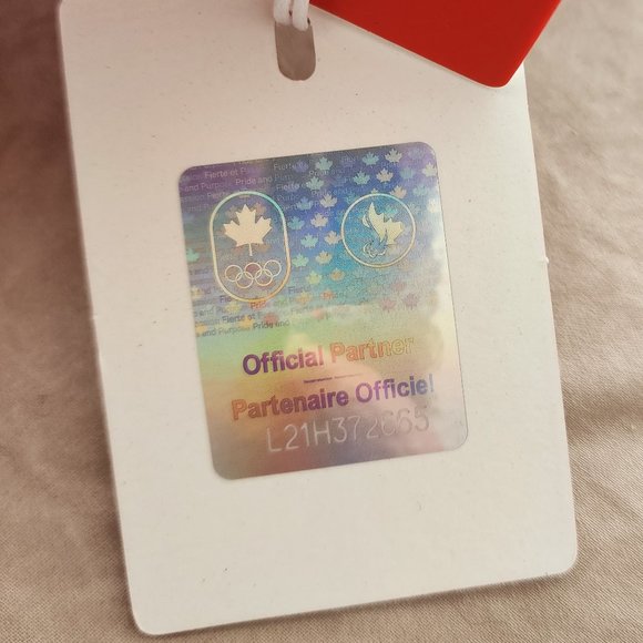 Lululemon Future Legacy Crossbody Bag Crimson Red - Picture 5 of 9